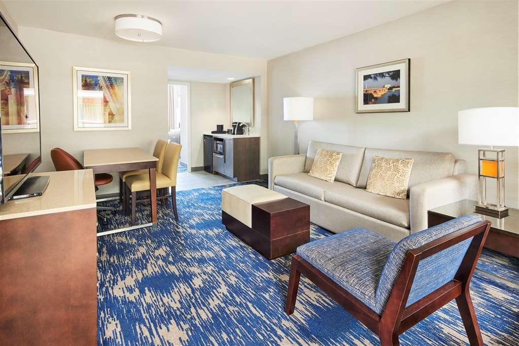 Embassy Suites By Hilton Alexandria Old Town Zimmer foto